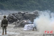 事业添彩西藏军区某部高原峡谷实弹射击 锤炼实战能力