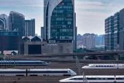 事业添彩高铁列车“飙车”？官方解答来了！