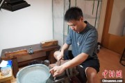 事业添彩成都“90后”小伙“十年磨一剑”：从爱好者到守艺人 传播中国文化